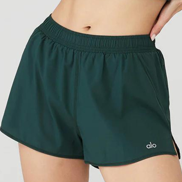 Alo Yoga Stride Short - Picture 1 of 2